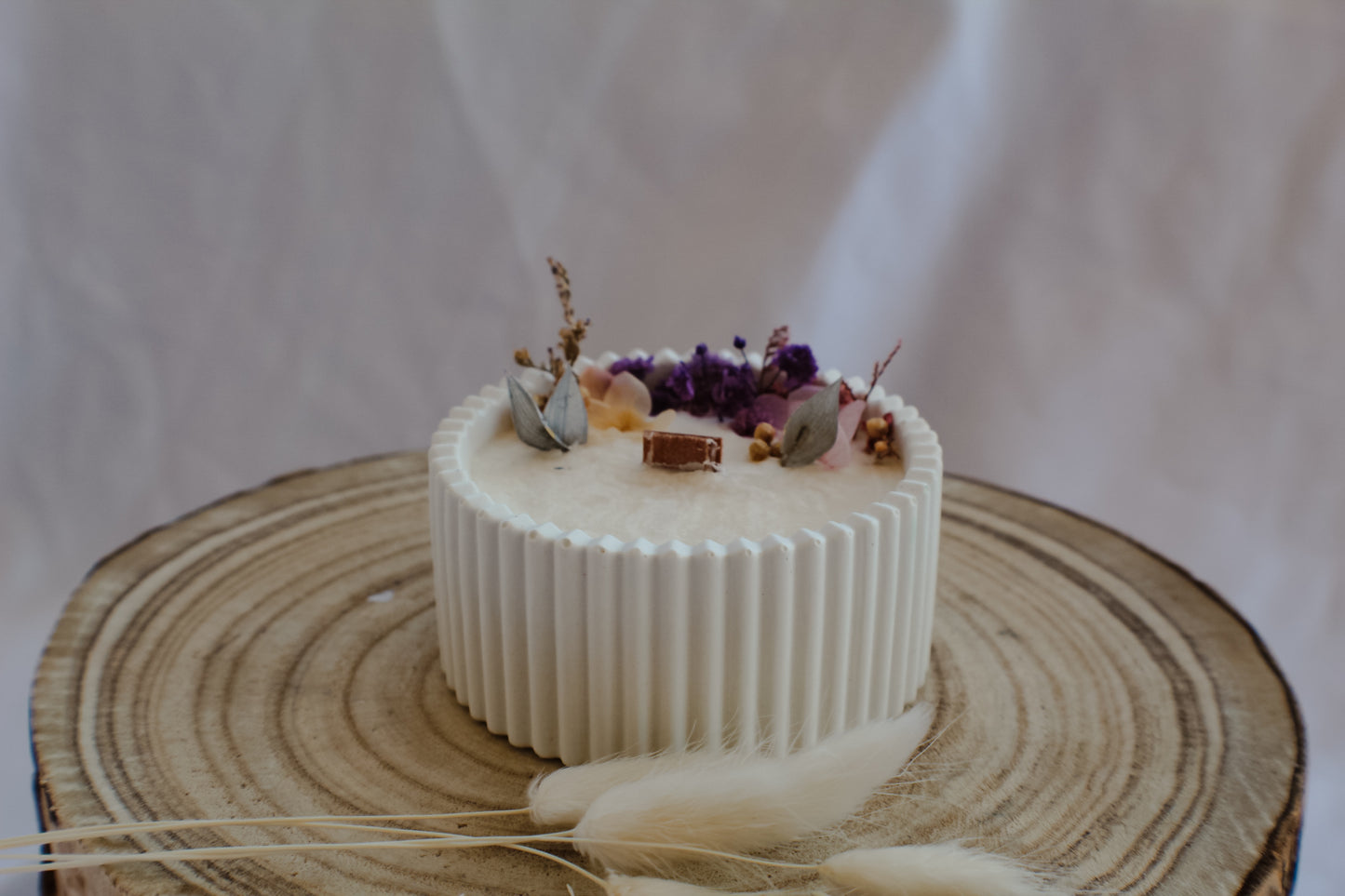 Candela Floreale in Vasetto Bianco