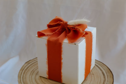 Candela Floreale in Vasetto Bianco