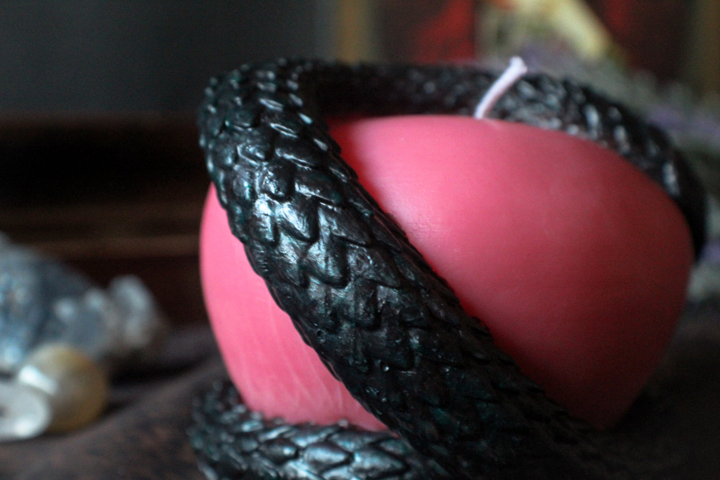 Frutto Proibito – Candela simbolica con serpente dipinto a mano